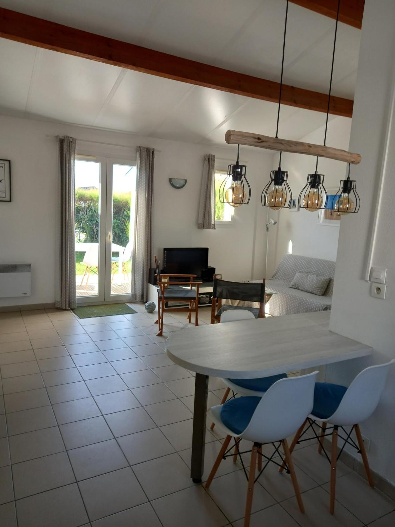 Maison Cosy Avec Piscine Partagee Le Chateau-d'Oleron Ngoại thất bức ảnh