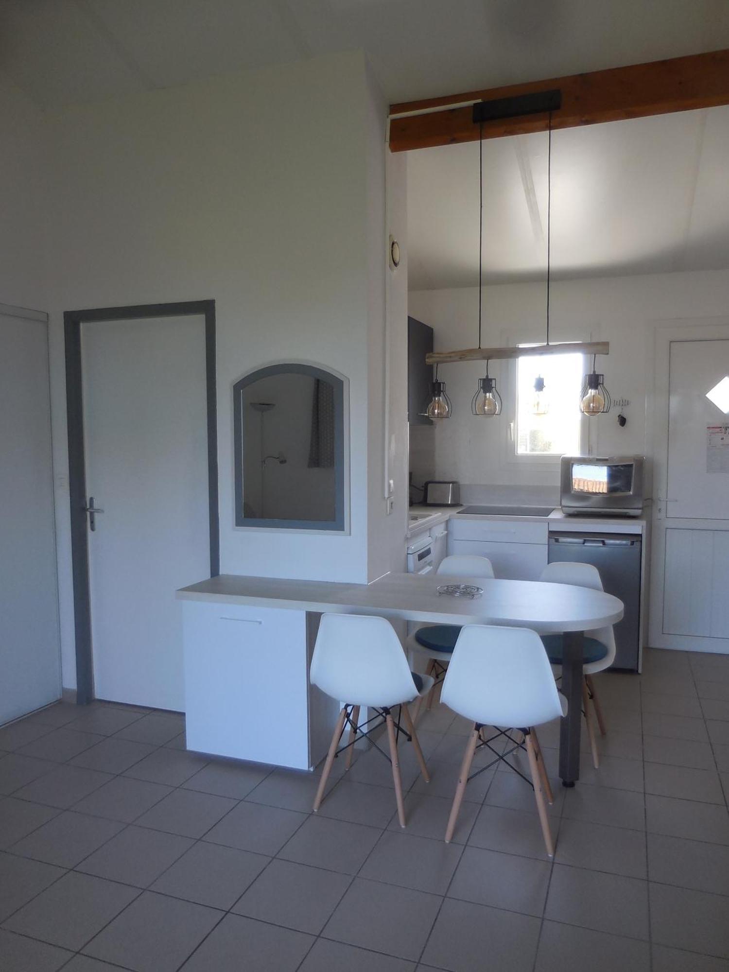 Maison Cosy Avec Piscine Partagee Le Chateau-d'Oleron Ngoại thất bức ảnh